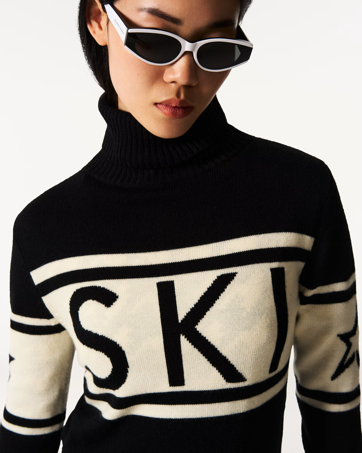 Perfect Moment Schild Sweater