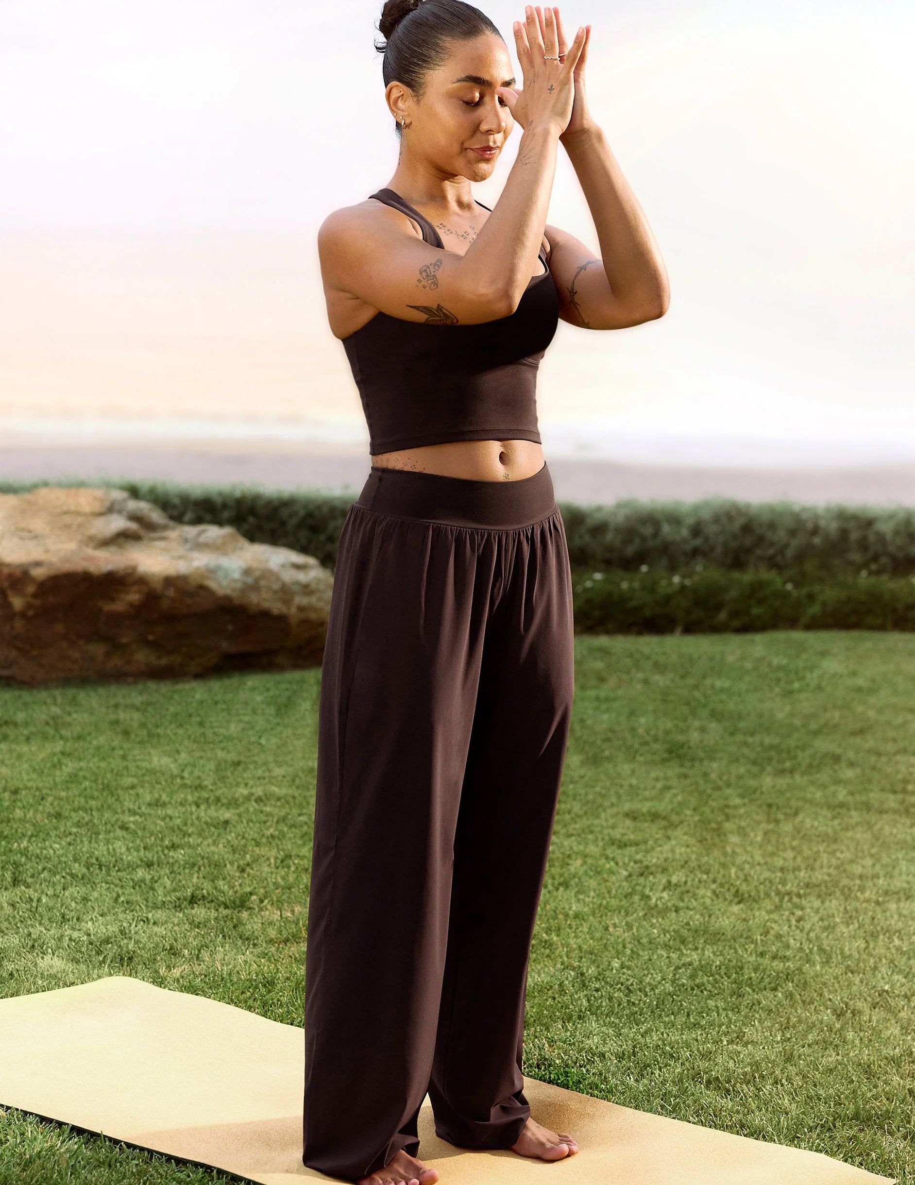 Beyond Yoga glowzone™ Hybrid Straight Leg Pant 31"