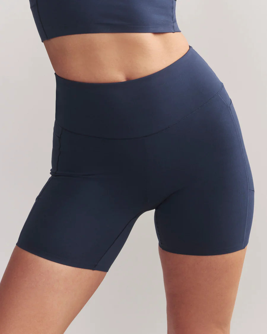 Rhone Revive 6" Short