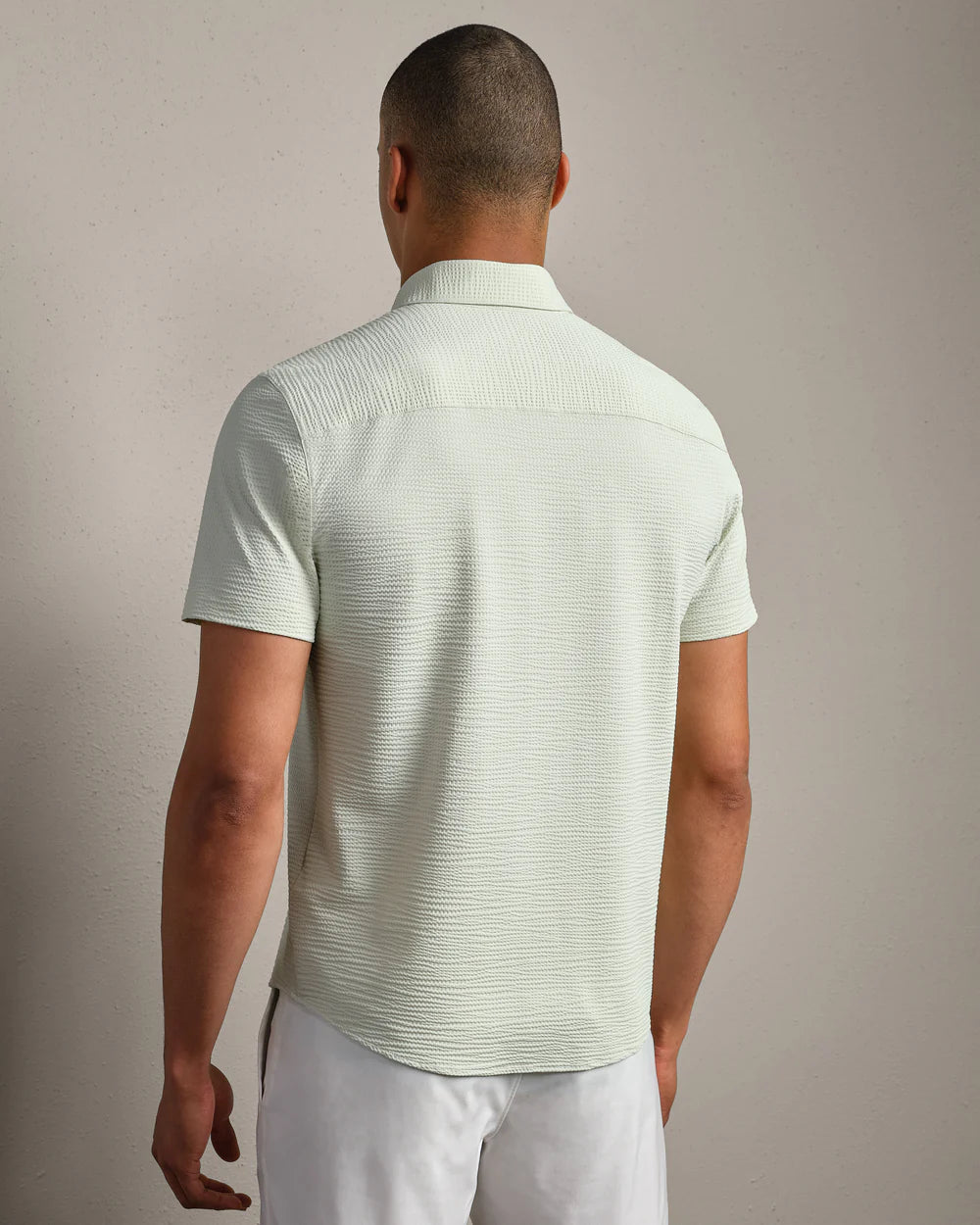Rhone Commuter Seersucker Short Sleeve Button Down