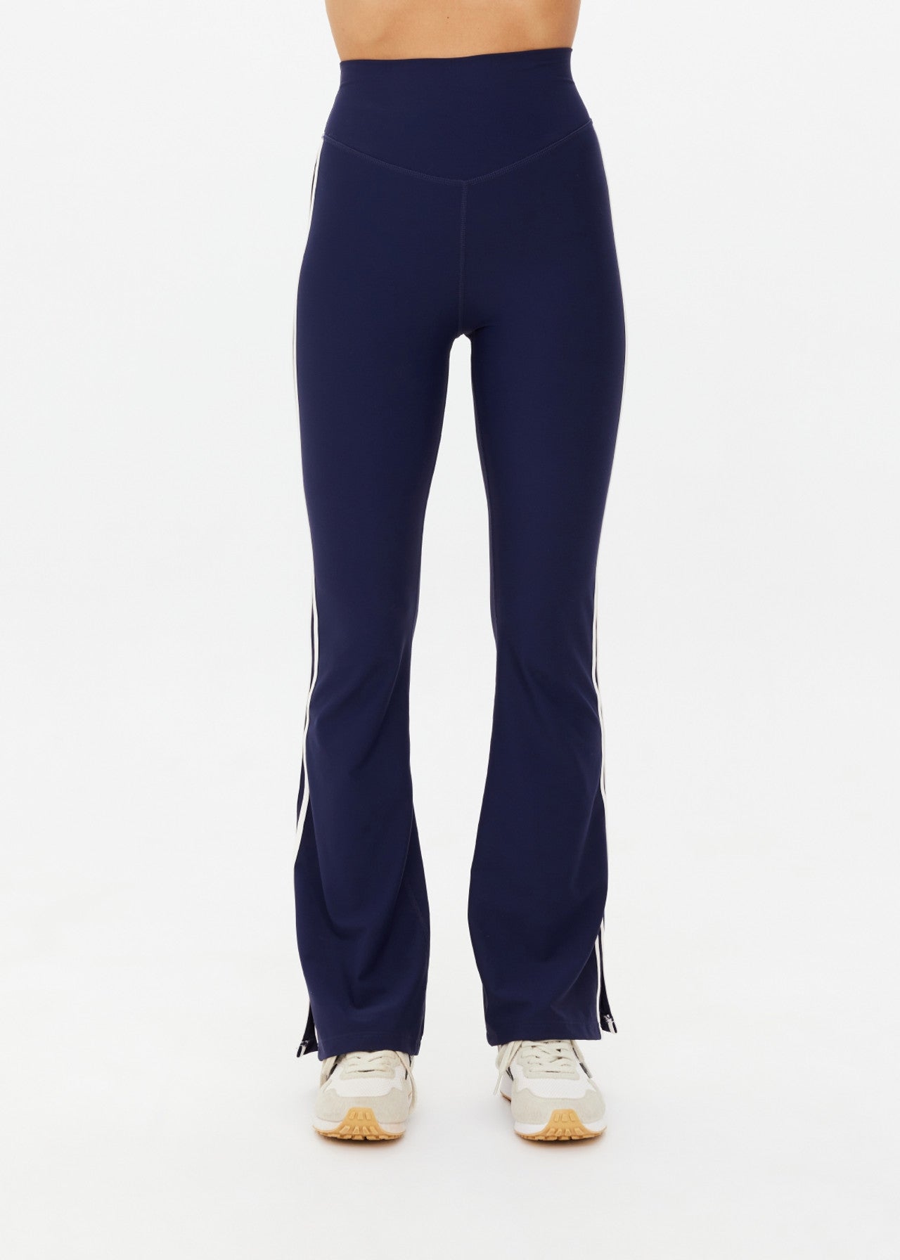 【The Upside】 Peached Florenceフレアスウェットパンツ The Upside Florence Flare Pant – SB-NY